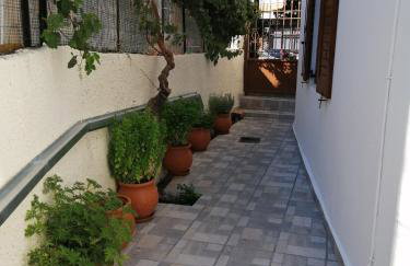 Eleni's Traditional Home with Barbeque - Foto 22