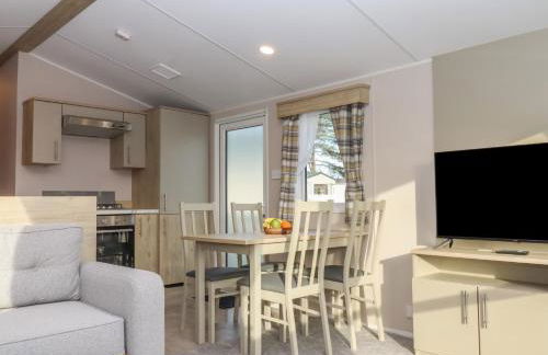 Caravan B61 at Landscove Holiday Park - Photo 7