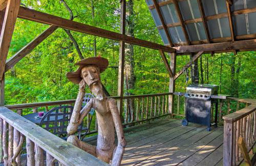 Couples Treehouse Retreat with Hot Tub and Views - Foto 3