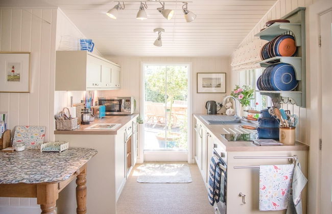 Shallow End, Orford - Photo 6