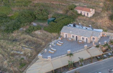 Erifi Luxury Suites - Photo 51