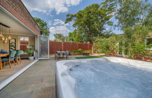 Stunning 3B2Ba Huge entertaining space and hottub! - Foto 1