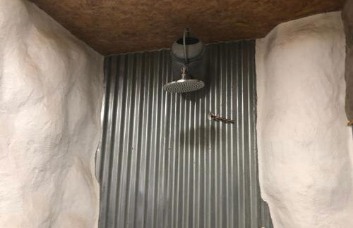 Rabbits 1or 2 bedroom hobbit style hillset earthen dartmoor eco home - Foto 2