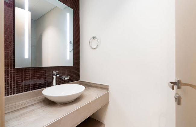 Lux BnB Paramount Tower I Burj Views - Photo 47