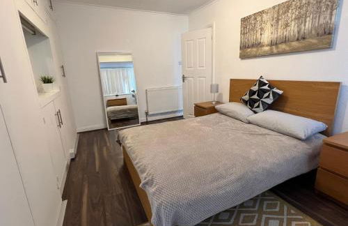 3 Bedroom modern house 15 min to tube, shops near by - Foto 2