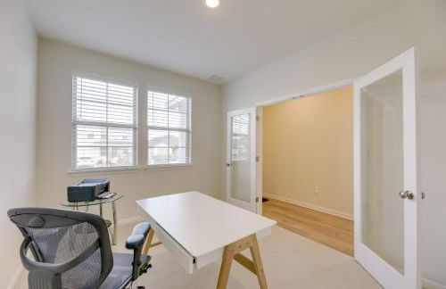 Buda Business-Ready House Office, Home Gym and Yard - Foto 13