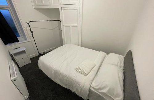 Modern Five Bed Long Stays and Contractors Welcome - Foto 13