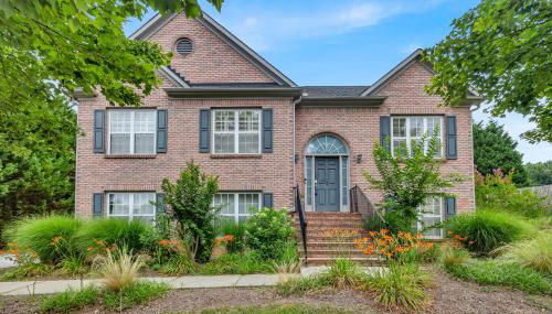 Relaxing 3BR Duplex Home w/ Pool & Patio - Foto 1