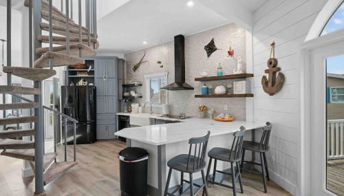 Barbies Dream House kayaks,paddleboard,fenced yard - Foto 5