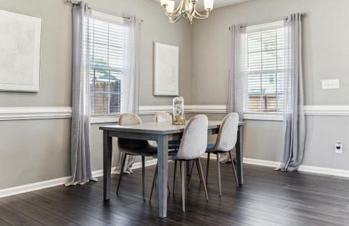 Family-Friendly 4BR Home with BBQ & Free Parking - Foto 4