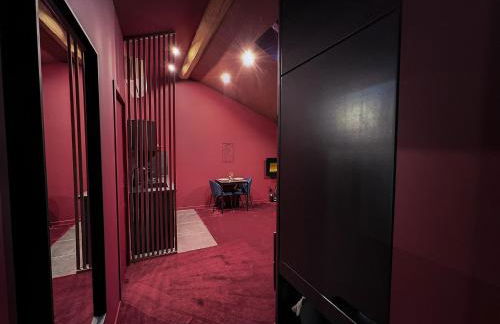 Suite Rouge baiser avec Jacuzzi privatif - LoveRoom Insolite - Foto 16
