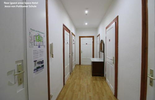 Space Hotel im Campus der JvP Schule - Foto 63