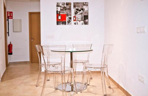 Urban Manesa city center apartment with private patio - Foto 14