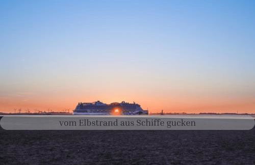 Lodge of Africa - einzigartige Themenzimmer, eingezäunten Garten, Sauna, Whirlpool & Kamin, Hunde willkommen, Gasgrill, voll ausgestattete Küche, großer Essbereich, Hamburg & Stade in der Nähe - Photo 19