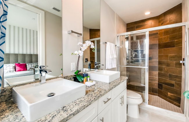 Upscale Townhome W/pool Access! 5 mi. to Disney! - Foto 25