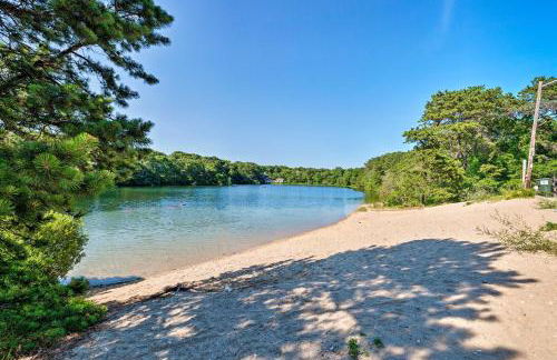 Cape Cod House with Grill and Yard - Drive to Beach! - Foto 26