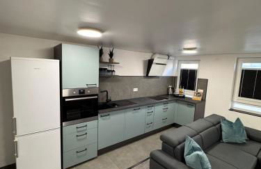 Luxus-Apartment im Herzen von Ludwigsburg - - WLAN - Klima - 24h Check-In - Waschmaschine - Terrasse - 200m vom Schloss und vom Ludwigsburger Marktplatz - - - Foto 11