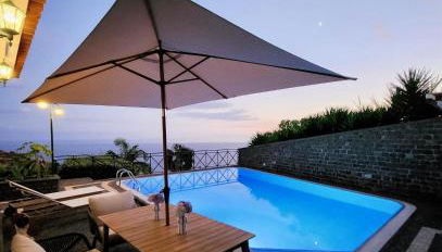 Villa Ocean Wave Calheta - Oversized Pool & Stunning Ocean Views - Photo 3