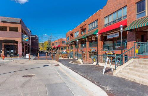 Great Location! Downtown WP with Hot Tub! Sleeps 6! - Foto 50