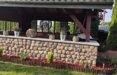 Dom nad stawem przy lesie - Foto 45