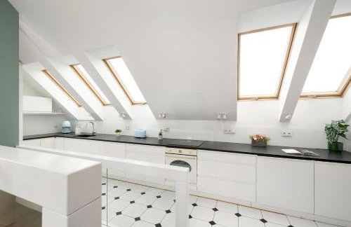 Modern Apartment with Air Conditioning and Terrace near Old Town in Cracow by Noclegi Renters - Foto 14