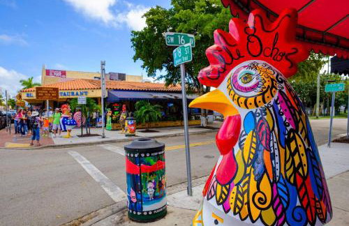 5BR HotTubPoolTableMiniGolf 7 min to Wynwood - Foto 62