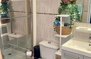 Idyllique ! Terrasse vue jardin et montagne, parking, local à vélos, à 2 pas de la plage et piscine de mai à septembre ! - Foto 26