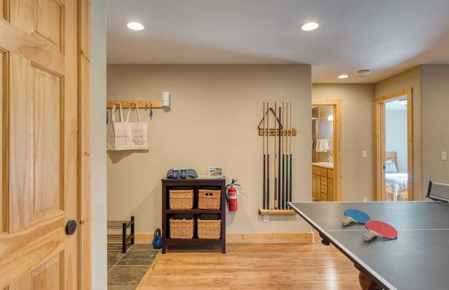 Washoe Chalet by Avantstay Game Room, Hot Tub, Putting Green & Fire Pit - Foto 19