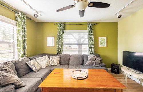 3-Bed Bungalow walk to Historic Downtown Sanford - Foto 2