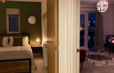 Luxury 2 Bedroom waterfront apartment with balcony - Foto 27