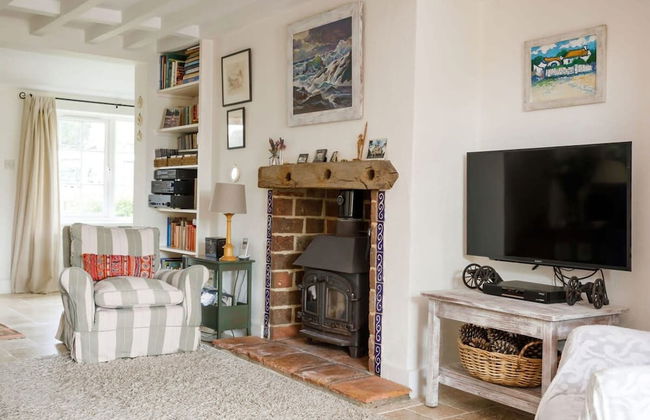 Pretty Cottage Near City Sea - Foto 50