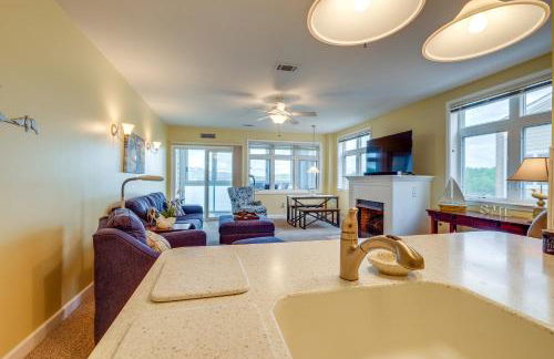 Lakefront Huddleston Condo with Community Pool - Foto 8