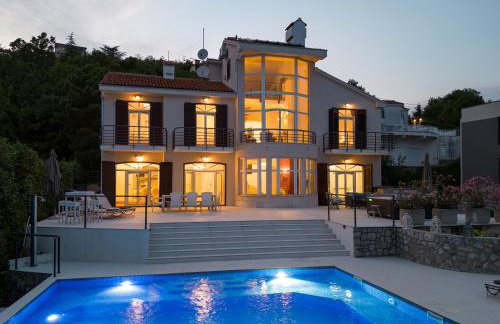 Villa Piano with Stunning View, heated outdoor pool & gaming room - Foto 2