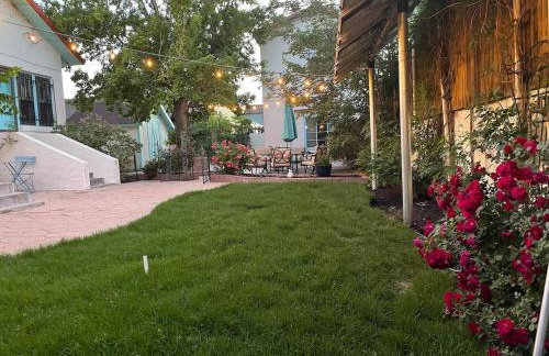 Private Gated Garden Suite in Historic Home, walk to UNM Football and Basketball, UNM and Pres Hospitals - Foto 16