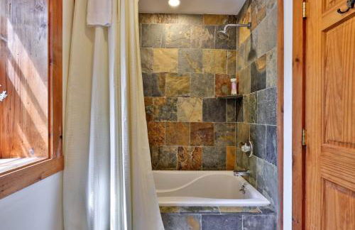 Spacious Vermont Mountain Retreat - 4BR,4BA - Near Skiing & Hiking - Perfect for Groups - Foto 36