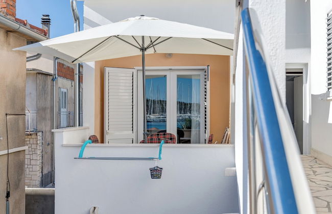 Seafront apt With Balcony, sea View and Mooring - Foto 18