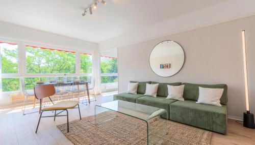 Spacious 3 bedroom apartment & private parking! - Foto 3