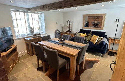 Farmhouse - Sleeps 6 - Near Alton Towers Peak Dist - Foto 5
