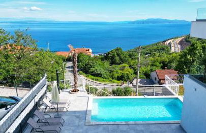 Val Apartment - Four Seasons Escape with sea view and swimming pool - Foto 2