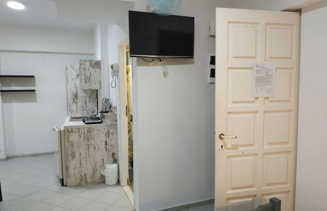 Super Economy Studio Located On the Ground Floor No Balcony - Photo 8