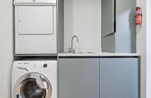 Four Bed House by Brookland Stays Serviced Accommodation Short Lets Brentwood with Free WiFi - Foto 21