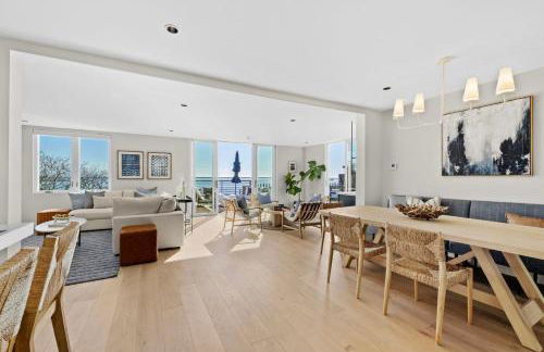 Experience the Pinnacle of Coastal Living at Harbour House - Foto 9