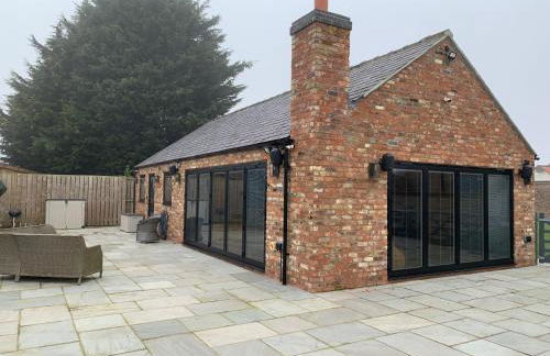 Luxury Studio Cottage at Foot of Yorkshire Wolds - Photo 1