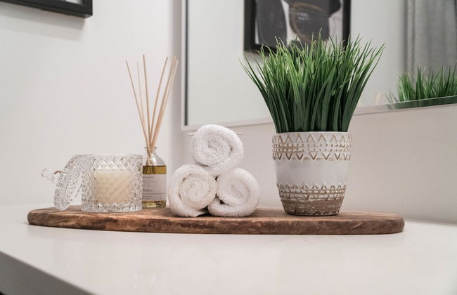 QuickStay Yorkville Condo - Yonge & Bloor - Photo 23