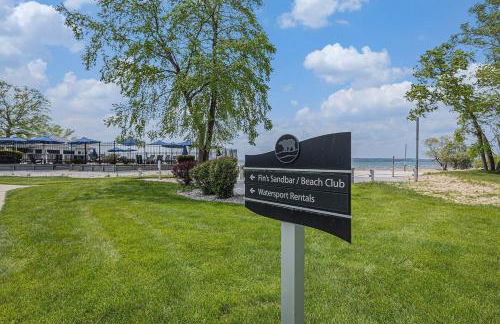 Gorgeous Grand Traverse Bay Beach Front Condo - Photo 19