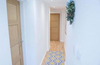 Superb 2 bedroom town apartment, quiet location - Photo 3