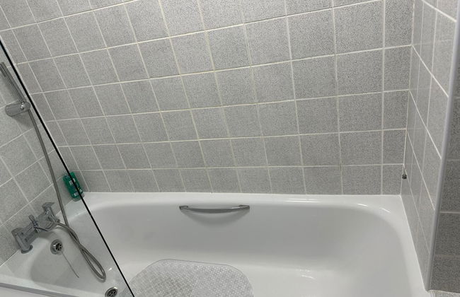 Stylish 1BR Apt w/ Fireplace & High-speed Wifi - Foto 10