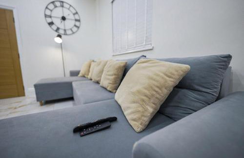 Cozy Charming Bungalow BRAND NEW - Photo 17