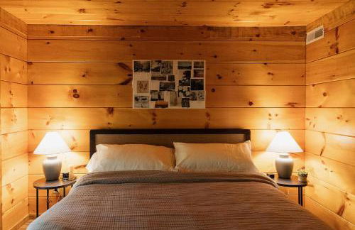 "The Lantern" Woodsy Cabin Experience w/ HotTub - Foto 18