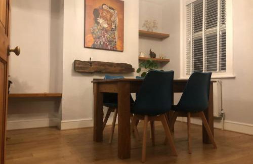 Gloucester Rd 2 mins away - Fab, new, trendy house - Foto 11